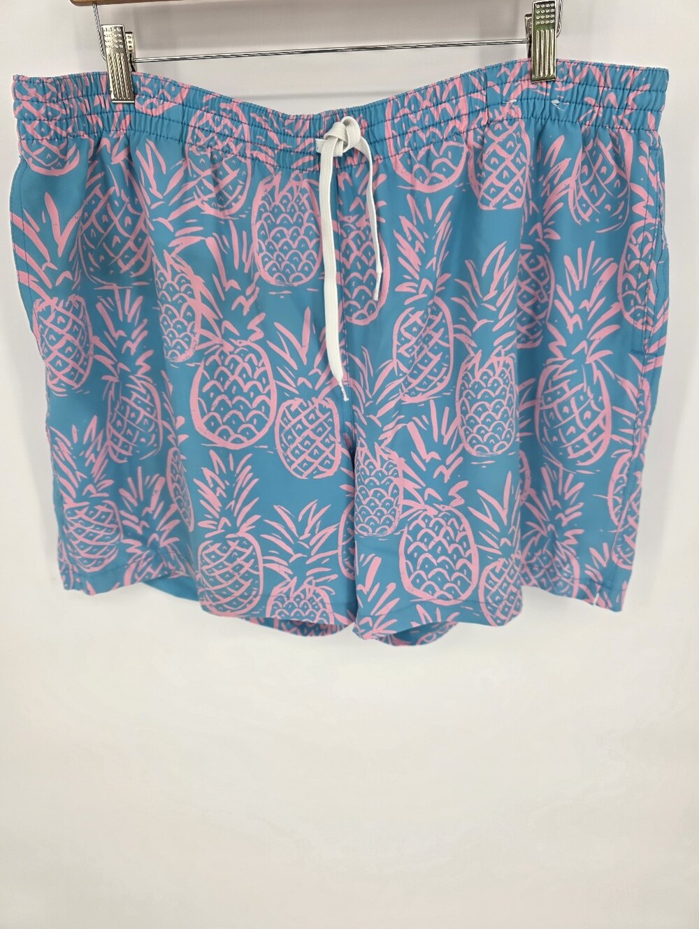Chubbies Swim Trunks XXL 5.5" Inseam Pineapple Print Blue Pink - Picture 2 of 9